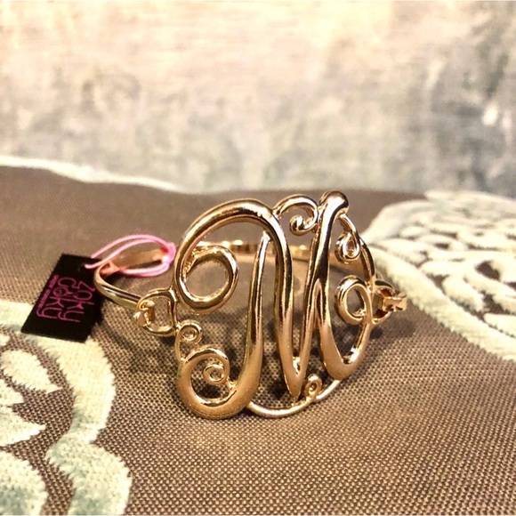 What letter do you need? Monogram Initial Bracelet in Gold or Silver-Boutique - Picture 9 of 12